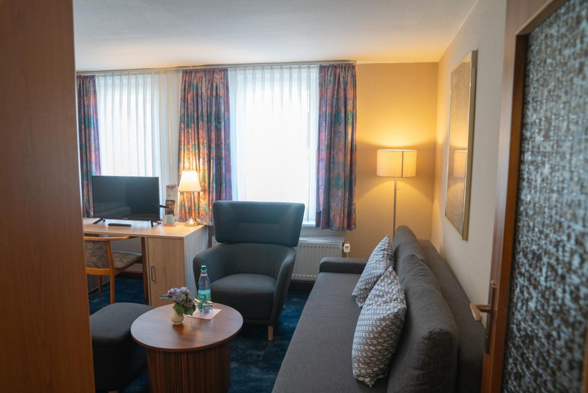 Hotel Zum Grafen Hallermunt Springe Extérieur photo